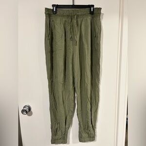 Aeropostale Women's Olive Green Pants